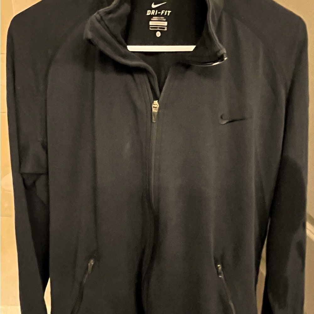 Women’s NIKE DriFit  Sz large zip up jacket
